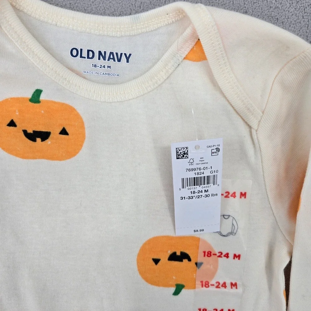 Old Navy NWT 18-24M Halloween Bodysuit 2-Pack Baby Bats Pumpkins Spooky